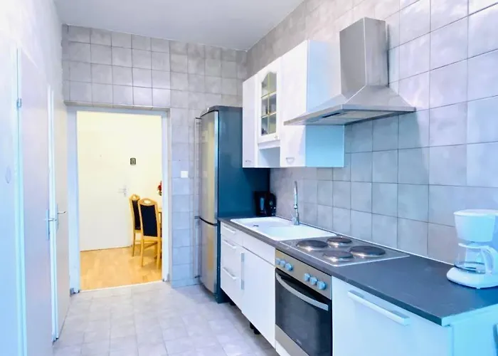 Homestay szállás Comfortable In The 23rd District Of Fr4 *