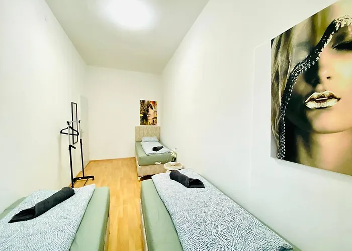 Homestay szállás Comfortable In The 23rd District Of Fr4 *